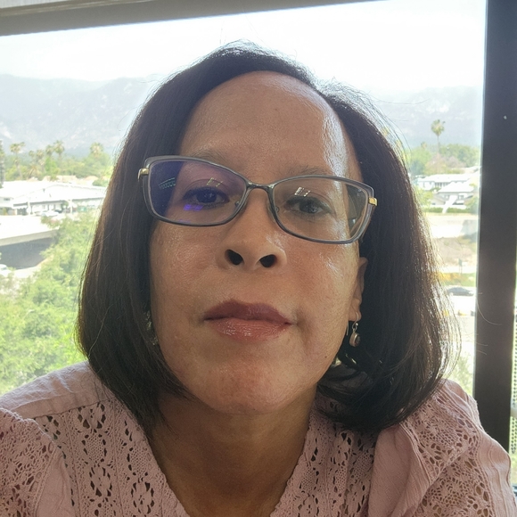 Meet your Posher, Simone - Picture 1 of 1